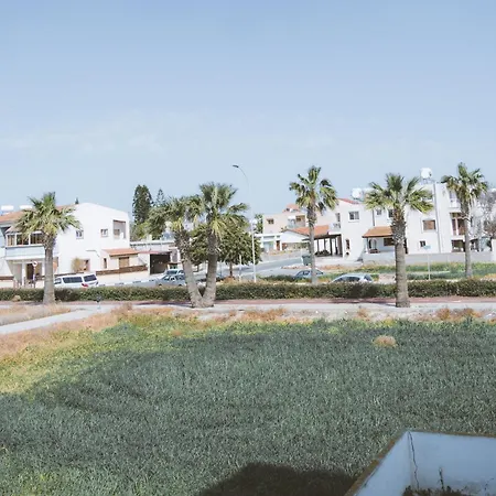 Blue Touch Pervolia Paradise Near The Daire Larnaca