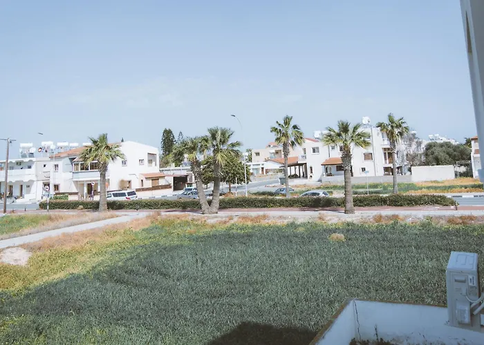 Blue Touch Pervolia Paradise Near The Apartmán Larnaca