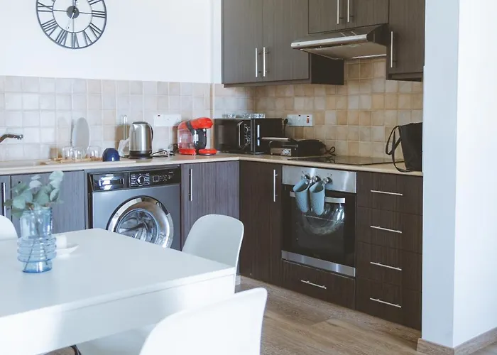 Blue Touch Pervolia Paradise Near The Larnaca